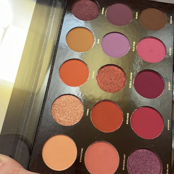 HipDot-Zion eye shadow palette - Picture 5 of 7
